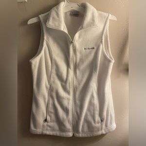 White Columbia vest, size-medium